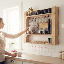 Lade das Bild in den Galerie-Viewer, Küchenregal aus massivem Holz - Farbe: Natur - Vintage Wandregal für Gewürze, Gläser und Tassen