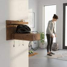 Lade das Bild in den Galerie-Viewer, Fahrrad Wandhalterung aus Holz für Rennrad oder Mountainbike - Fahrradhalterung für die Wand - auch für breite Lenker und Rahmen