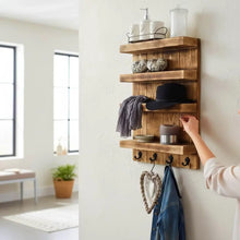 Lade das Bild in den Galerie-Viewer, Holz Badregal " Scady mit Haken " für Handtücher Shabby Vintage Braun geflammt fertig montiert