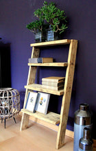 Lade das Bild in den Galerie-Viewer, Bücherregal aus massivem Holz - Geflammt