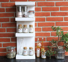 Lade das Bild in den Galerie-Viewer, Gewürzregal aus Holz - für die Wand oder stehend - Weiß - 4 Stellflächen