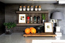 Lade das Bild in den Galerie-Viewer, Gewürzregal aus Holz - für die Wand oder stehend - Braun - 2 Stellflächen