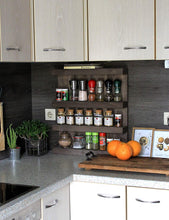 Lade das Bild in den Galerie-Viewer, Gewürzregal aus Holz - für die Wand oder stehend -Braun - 4 Stellflächen