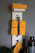 Lade das Bild in den Galerie-Viewer, Schmales Regal mit Handtuchhalter Weiss