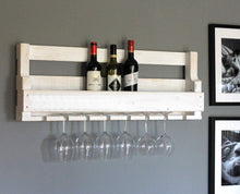 Lade das Bild in den Galerie-Viewer, Weinregal aus Holz mit Gläserhalter Weiß