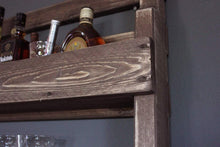 Lade das Bild in den Galerie-Viewer, Whisky Regal mit Gläserhalter Braun aus Holz