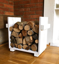 Lade das Bild in den Galerie-Viewer, Kaminholzregal, Ständer für Kaminholz Kaminholzständer Kaminholzablage vintage shabby aus Holz fertig montiert (Weiß)
