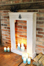 Lade das Bild in den Galerie-Viewer, Kaminkonsole Dekokamin Kaminsims aus Holz | fertig montiert (Antik Weiß (Modell 2))