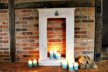 Lade das Bild in den Galerie-Viewer, Kaminkonsole Dekokamin Kaminsims aus Holz | fertig montiert (Antik Weiß (Modell 2))