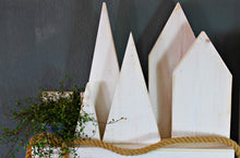 Lade das Bild in den Galerie-Viewer, Holz 5 er Set Tannenbaum Haus Weihnachten Deko weiß