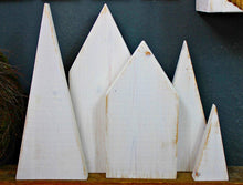 Lade das Bild in den Galerie-Viewer, Holz 5 er Set Tannenbaum Haus Weihnachten Deko weiß