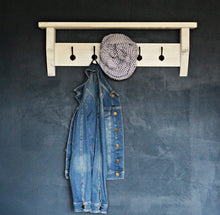 Lade das Bild in den Galerie-Viewer, Flur Garderobe aus Holz weiß