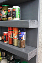 Lade das Bild in den Galerie-Viewer, Gewürzregal aus Holz - für die Wand oder stehend - Grau - 4 Stellflächen