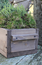 Lade das Bild in den Galerie-Viewer, Blumenkasten " Das Original von Dekorie " aus Holz mit Holz Griffen 30 - 90 cm breit / 19,5 cm tief / in braun