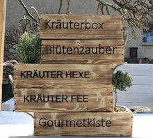 Lade das Bild in den Galerie-Viewer, Blumenkasten " Das Original von Dekorie " aus Holz mit Schriftzug und Leinen Griffen 50 - 90 cm breit / 19,5 cm tief / in geflammt