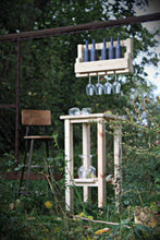 Lade das Bild in den Galerie-Viewer, Weinregal aus Holz für die Wand in Natur mit Gläserhalter