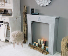 Lade das Bild in den Galerie-Viewer, Kaminkonsole Dekokamin Kaminsims aus Holz | fertig montiert grau