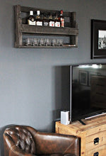 Lade das Bild in den Galerie-Viewer, Whisky Regal mit Gläserhalter schwarz aus Holz