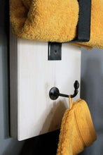 Lade das Bild in den Galerie-Viewer, Schmales Regal mit Handtuchhalter Weiss