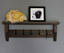 Lade das Bild in den Galerie-Viewer, Dekorie Holz Flur Garderobe Schlüsselbord Schlüsselbrett im Landhaus Stil braun fertig montiert