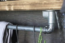 Lade das Bild in den Galerie-Viewer, Gewürzregal aus Holz für die Wand - Geflammt - 2 Stellflächen