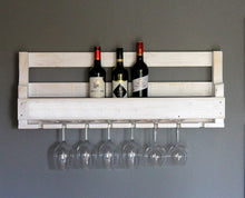 Lade das Bild in den Galerie-Viewer, Weinregal aus Holz mit Gläserhalter Weiß