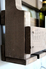 Lade das Bild in den Galerie-Viewer, Weinregal aus Holz mit Gläserhalter Braun