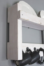 Lade das Bild in den Galerie-Viewer, Dekorie Gewürzregal Schlüssel Regal aus Holz im Landhaus Single Stil weiß Vintage Shabby fertig montiert
