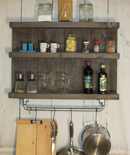 Lade das Bild in den Galerie-Viewer, Küchenregal aus massivem Holz - Farbe: Braun Vintage Gewürzregal für die Wand inklusive einer Aufhängung für Töpfe
