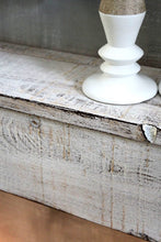 Lade das Bild in den Galerie-Viewer, Kaminkonsole Dekokamin Kaminsims aus Holz | fertig montiert (Antik Weiß (Modell 1))
