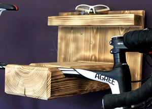 Fahrrad Wandhalterung aus Holz für Rennrad oder Mountainbike - Fahrradhalterung für die Wand - auch für breite Lenker und Rahmen geflammt