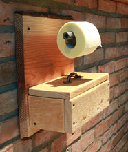 Lade das Bild in den Galerie-Viewer, Massiver Toilettenpapierhalter aus Holz mit Ablagebox - Farbe: Natur - Klopapierrollenhalter Holz - fertig montiert - Handmade aus Norddeutschland
